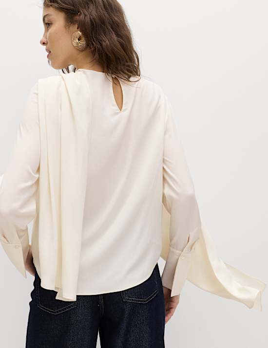 Bluse mit Schaldetail