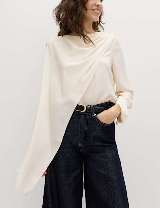 Bluse mit Schaldetail