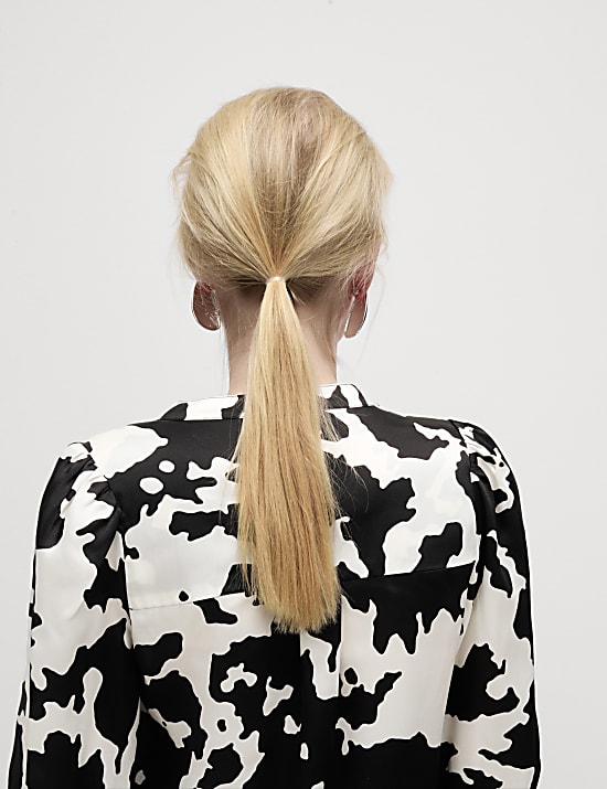 Halenka přes hlavu s vázankou u krku a potiskem