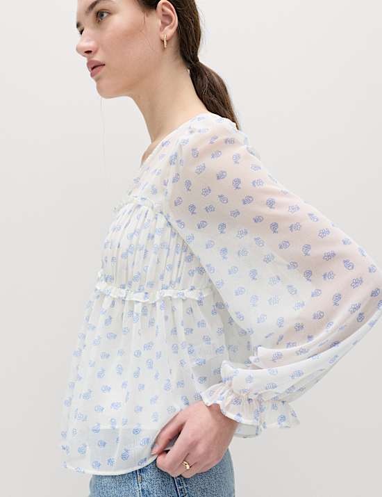 Blusa de manga larga de cuello en pico con volantes