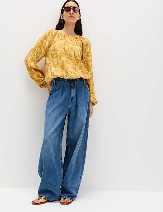 Gestreepte blouse met pliss&eacute; en strikdetail