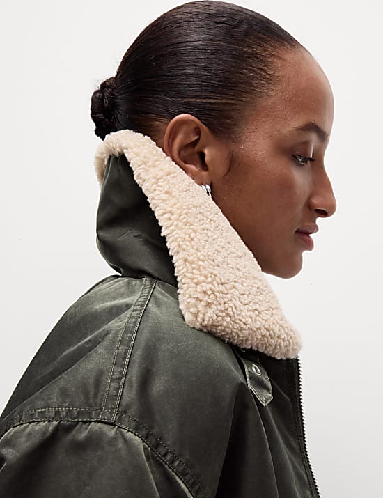 Blouson d’aviateur imitation peau de mouton à motif texturé avec encolure