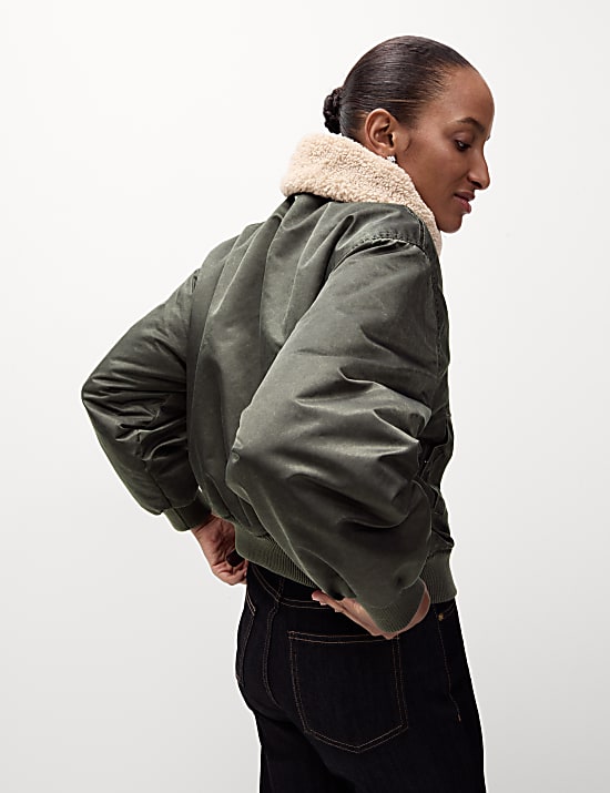 Blouson d’aviateur imitation peau de mouton à motif texturé avec encolure