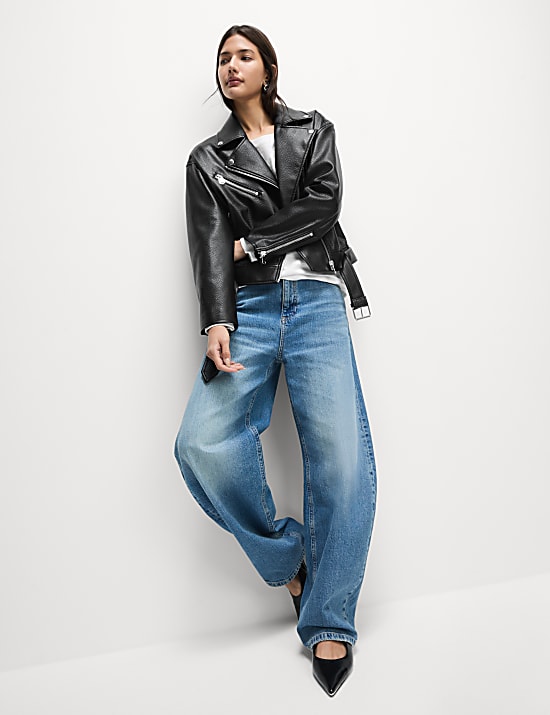 Jaket Motor Bertekstur Kulit Imitasi