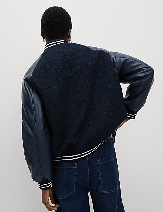 Bunda bomber College volného střihu, z umělé kůže