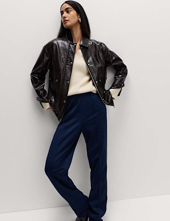 Veste longue en similicuir laqué