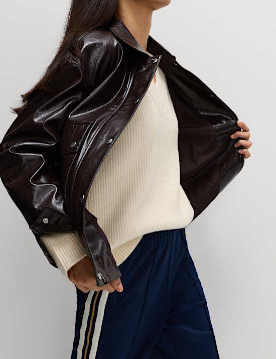 Veste longue en similicuir laqué