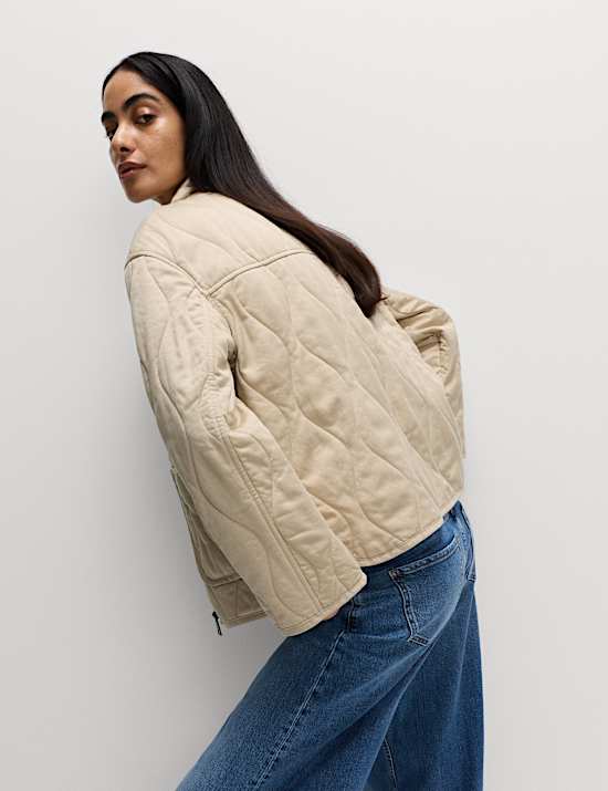 Καπιτονέ τζάκετ με ψηλό γιακά