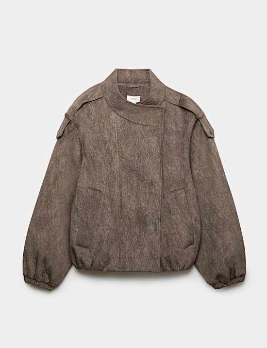 Chaqueta b&oacute;mber texturizada con cuello chimenea