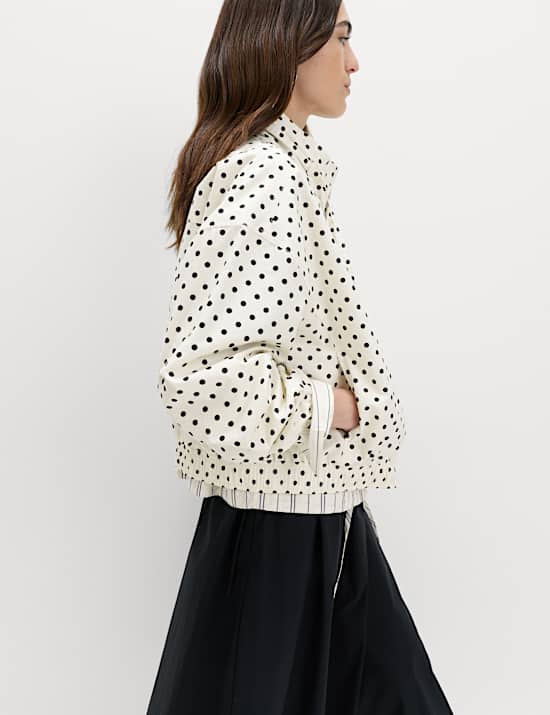 Bunda typu bomber s vysok&yacute;m pod&iacute;lem bavlny a stoj&aacute;čkem