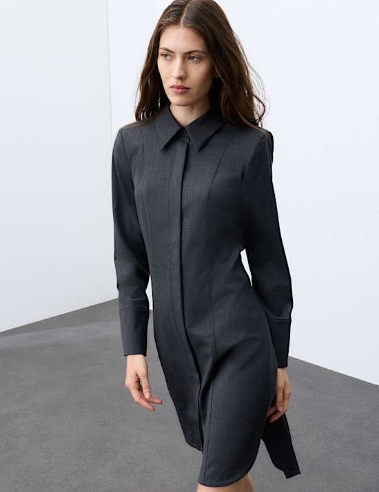 Robe chemise drap&eacute;e au dos en laine m&eacute;lang&eacute;e