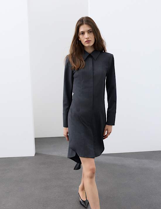Robe chemise drap&eacute;e au dos en laine m&eacute;lang&eacute;e
