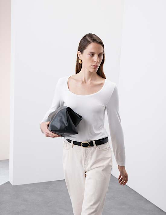 Atasan Jersey Leher U Rendah