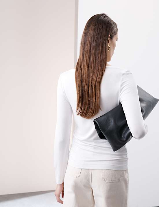 Atasan Jersey Leher U Rendah