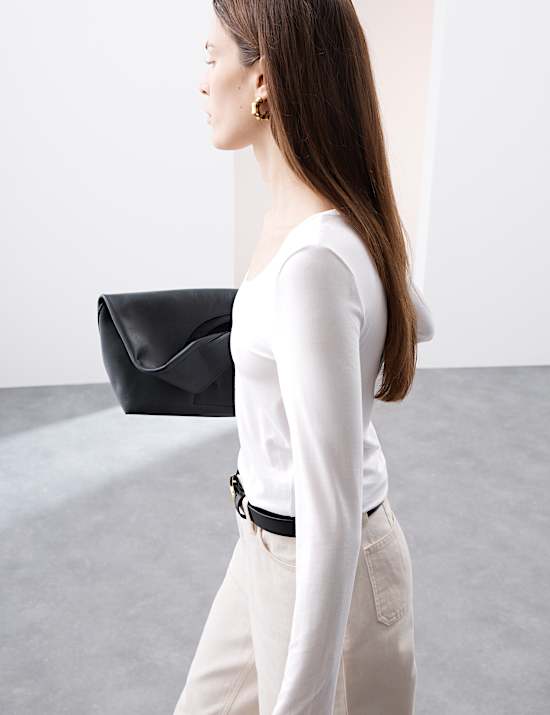 Atasan Jersey Leher U Rendah