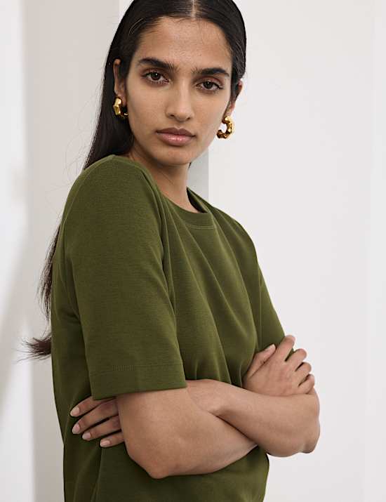 חולצת טי פרמיום מבד עשיר בכותנה