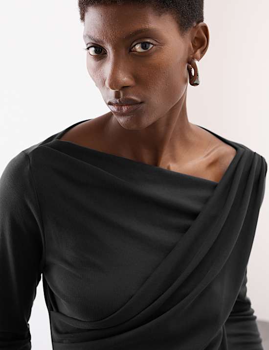 Drapiertes Oberteil mit hohem Modalanteil