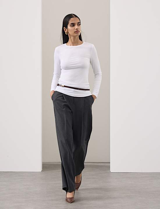 Žerzejov&yacute; top s kulat&yacute;m v&yacute;střihem