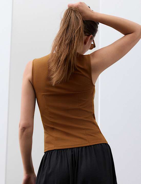 Lyocell Rich Scoop Neck Fitted Vest