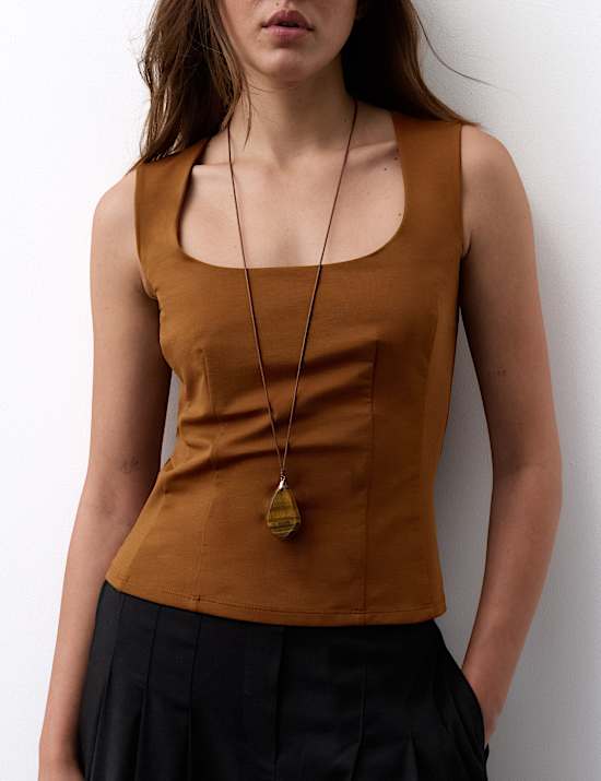 Lyocell Rich Scoop Neck Fitted Vest