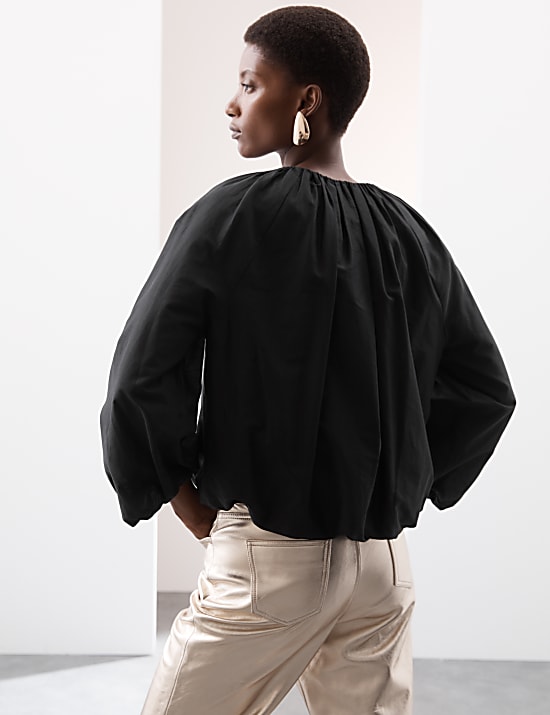 Ruimvallende blouse van zijdemix met gerimpelde kraag