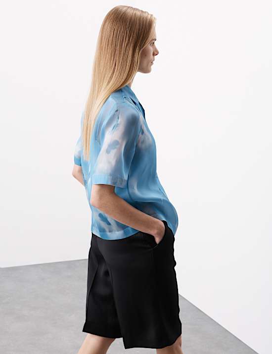 Εμπριμέ πουκάμισο με γιακά από 100% μετάξι