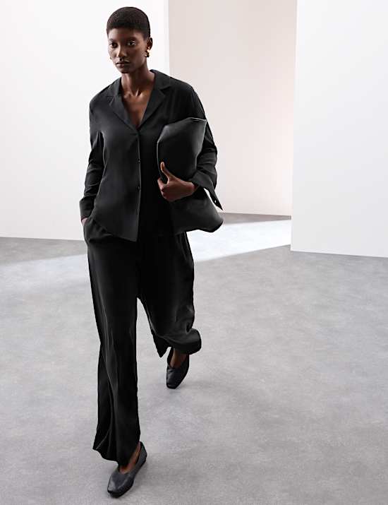 Bluse aus reiner Seide mit Kragen und durchgehender Knopfleiste