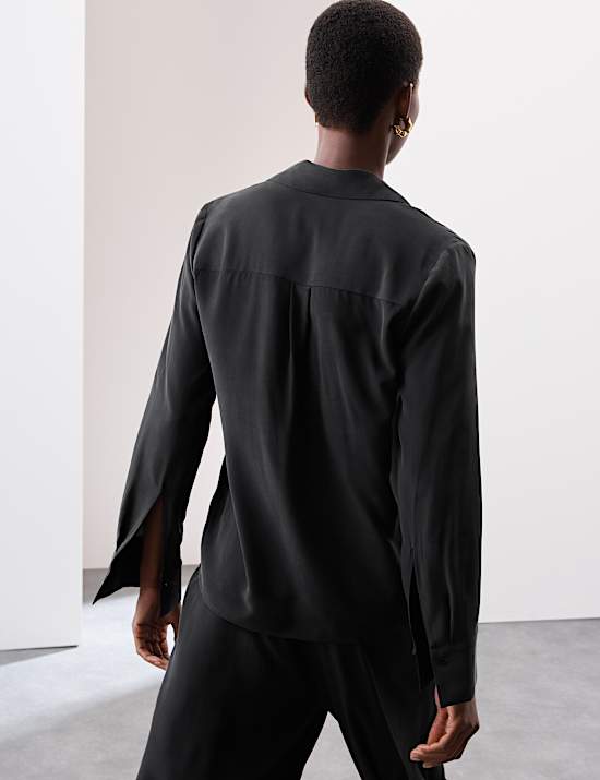 Bluse aus reiner Seide mit Kragen und durchgehender Knopfleiste