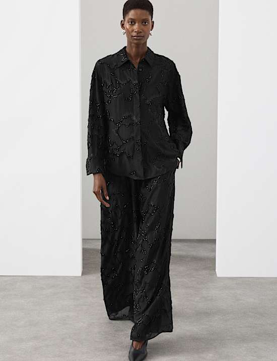 Kragenhemd mit hohem Lyocellanteil und Perlen