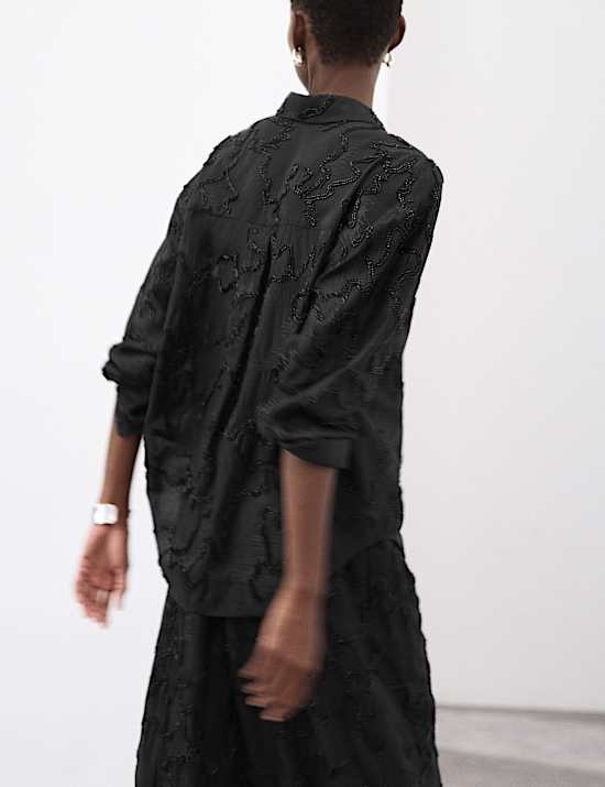 Kragenhemd mit hohem Lyocellanteil und Perlen