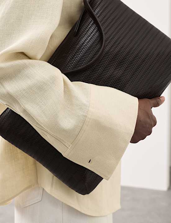 Chemise 100 % lin &agrave; boutons contrast&eacute;s