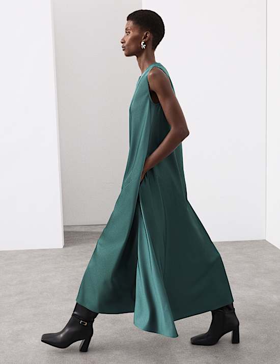 Lyocell Rich Round Neck Midaxi Swing Dress