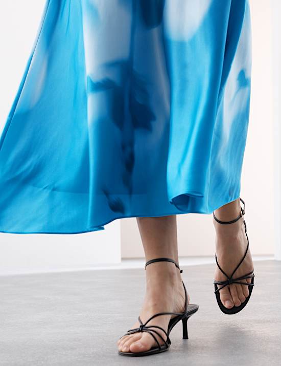 Εμπριμέ μίντι-μάξι μεσάτο φόρεμα με στρογγυλή λαιμόκοψη και υψηλή περιεκτικότητα σε cupro