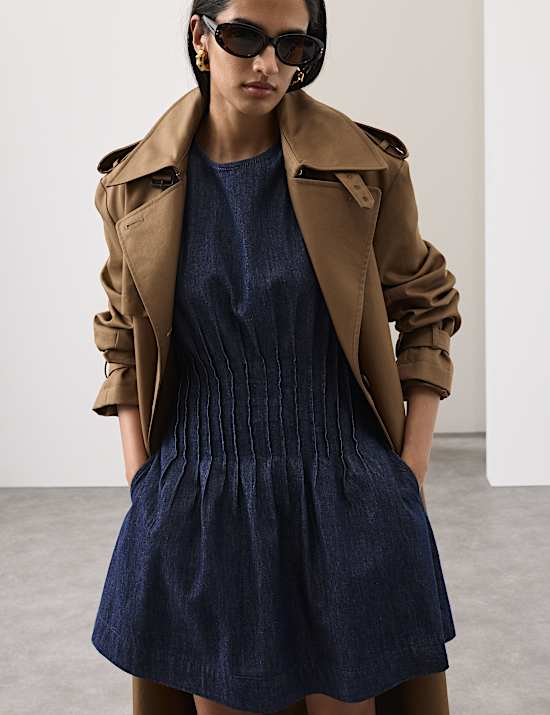 Robe patineuse coupe courte en jean nervur&eacute;