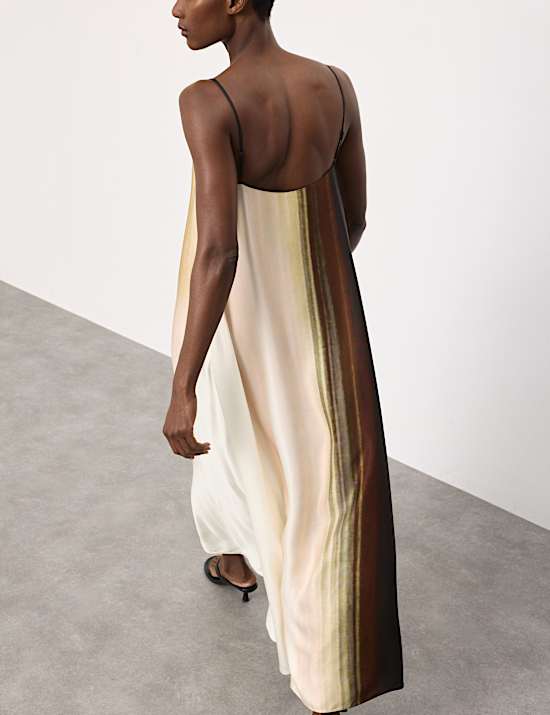 Fond de robe coupe longue style caraco avec imprim&eacute;