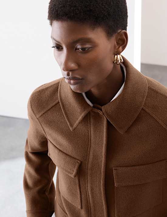 Kurze Jacke im Utility-Stil aus Wollmischgewebe mit Kragen