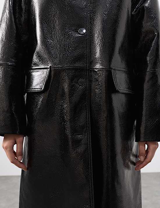 Lakleren, lange chauffeursjas met craquelé-effect