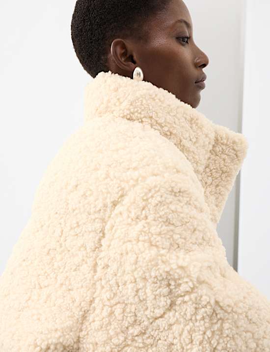 Puchowy płaszcz z misia ze st&oacute;jką