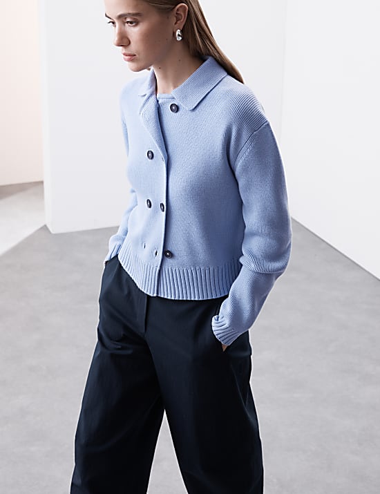 Gebreid kort jasje van zuivere merinowol