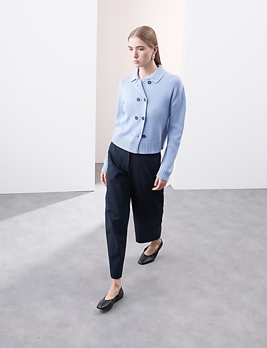 Gebreid kort jasje van zuivere merinowol