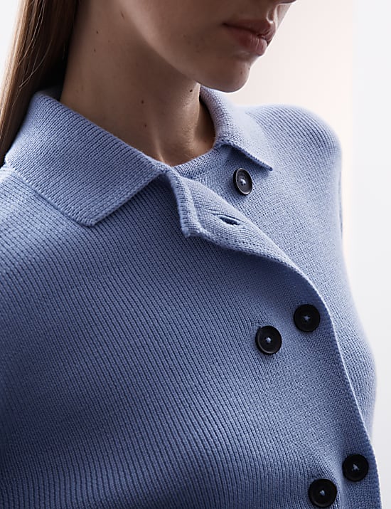 Gebreid kort jasje van zuivere merinowol