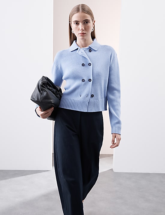 Gebreid kort jasje van zuivere merinowol