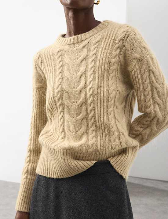 Pull en maille torsad&eacute;e avec mohair