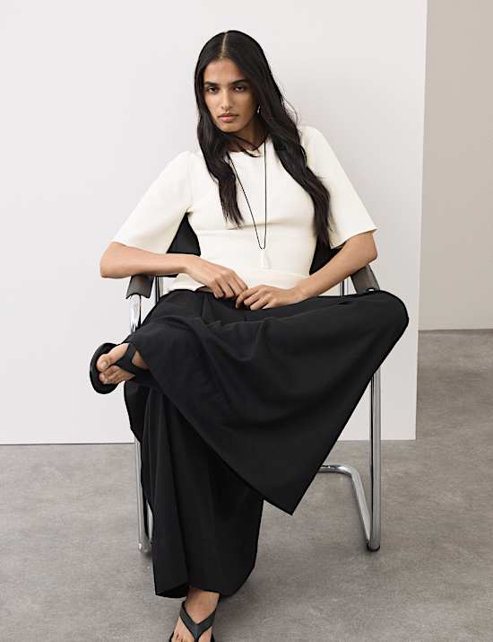 Crew Neck Peplum Knitted Top