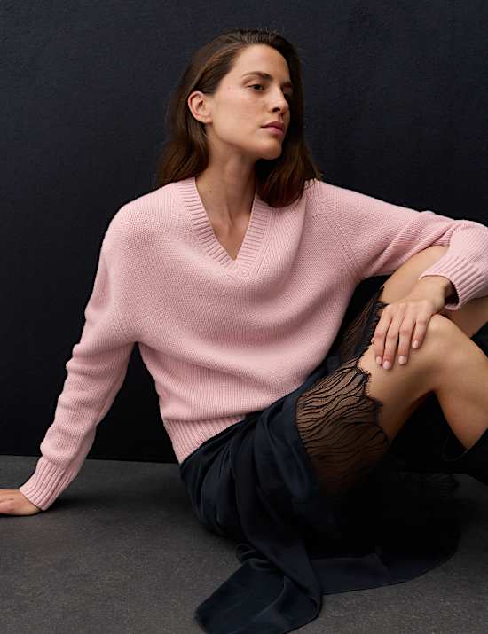 Merino Wool Rich V Neck Jumper with Cashmere