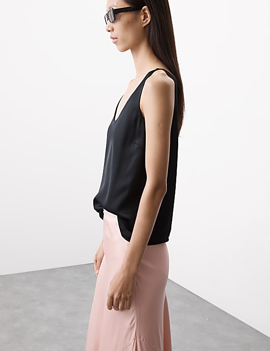 Jupe longue en satin asymétrique à enfiler