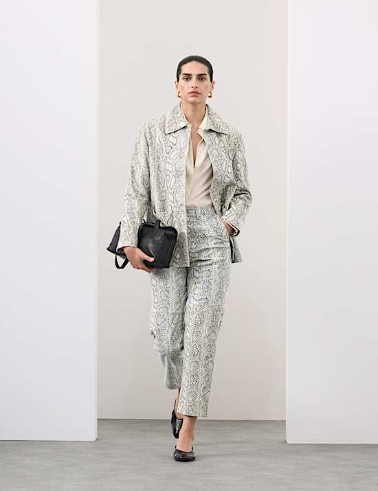 Pantalon jambe droite en cuir à imprimé peau de serpent