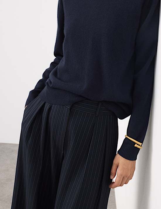 Hose aus Wollmischgewebe mit weitem Bein und Nadelstreifen