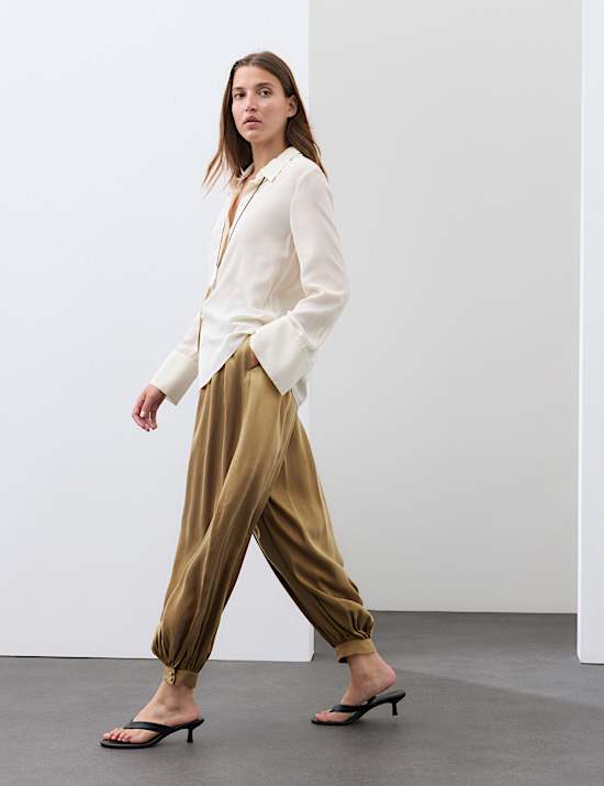 Pantalon ballon en cupro pliss&eacute; longueur cheville &agrave; ourlet resserr&eacute;