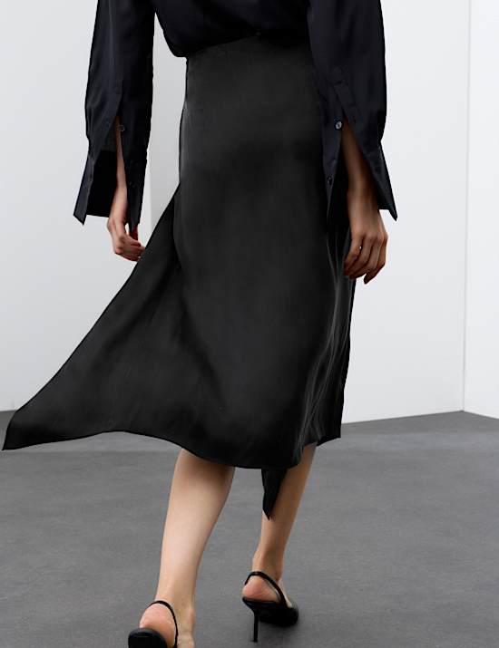 Asymmetrischer Midi-Tr&auml;gerrock mit Spitzendetail und Seidenmischgewebe